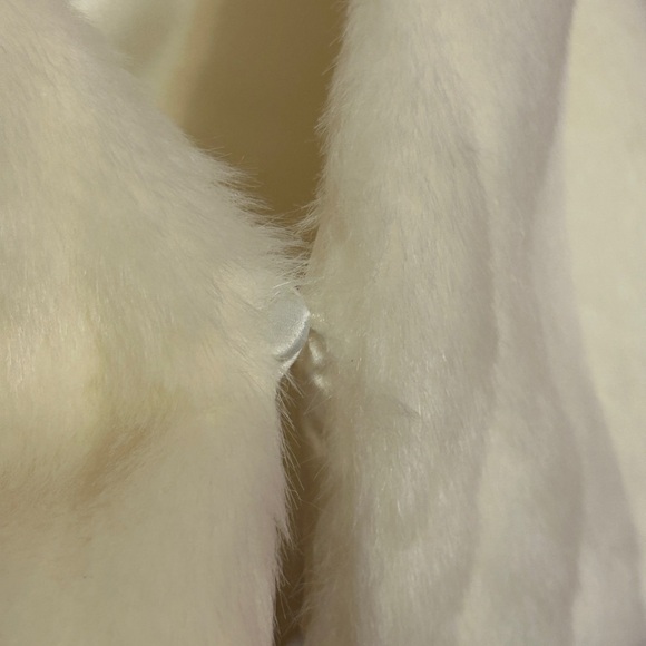 Helena white faux fur vest size 16 NWT - Picture 8 of 8